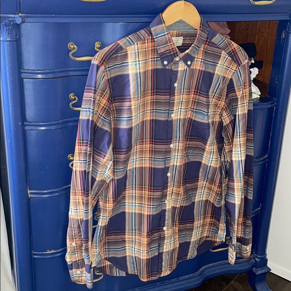 Men’s plaid button up
